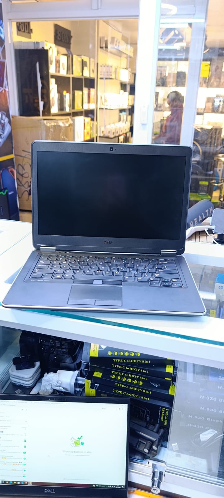 LAPTOP AND FREE MOUSE DELL LATITUDE 7440 4TH GENERATION INTEL CORE I5 8GB RAM MEMORY 256GB SSD SILVER AND BLACK WITH ACTIVATED WINDOWS 10/11 AND OFFICE 2021