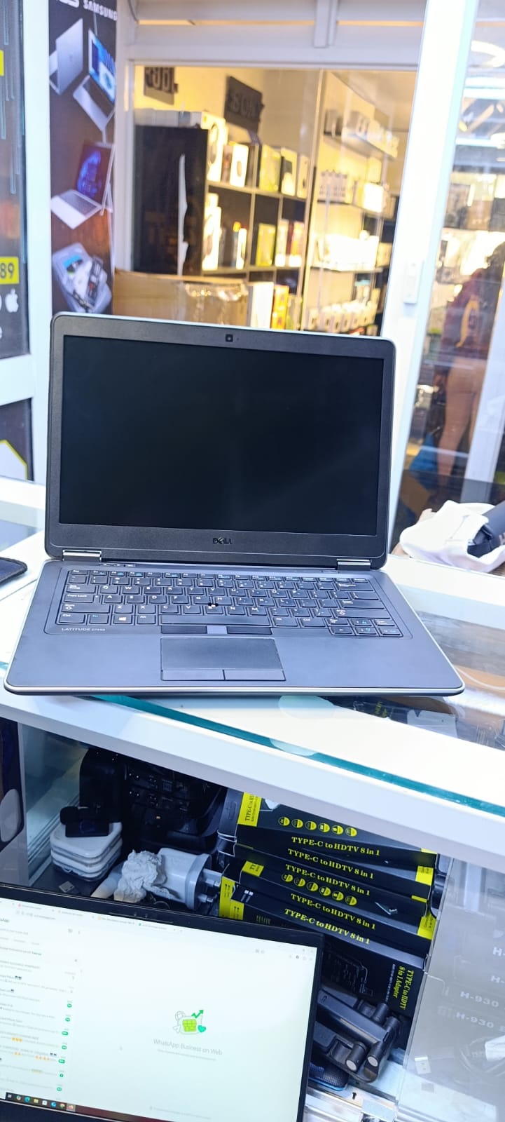 LAPTOP AND FREE MOUSE DELL LATITUDE 7440 4TH GENERATION INTEL CORE I5 8GB RAM MEMORY 256GB SSD SILVER AND BLACK WITH ACTIVATED WINDOWS 10/11 AND OFFICE 2021