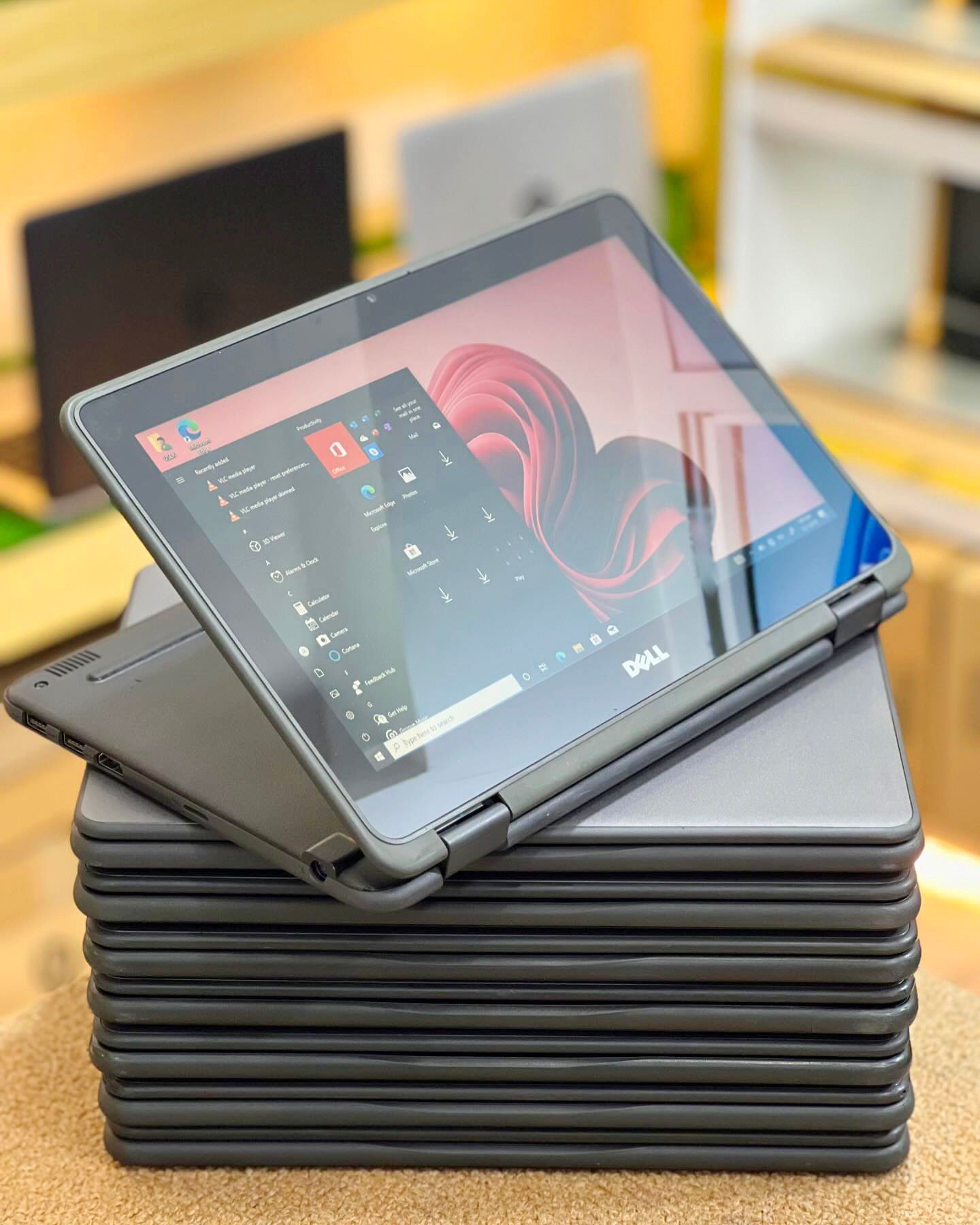 LOW BUDGET LAPTOP DELL LATITUDE 3189 INTEL CELERON WITH 4GB RAM MEMORY 128GB SSD STORAGE TOUCHSCREEN AND X360 6 MONTHS OF WARANTY 11INCHES GREYBLACK COLOR