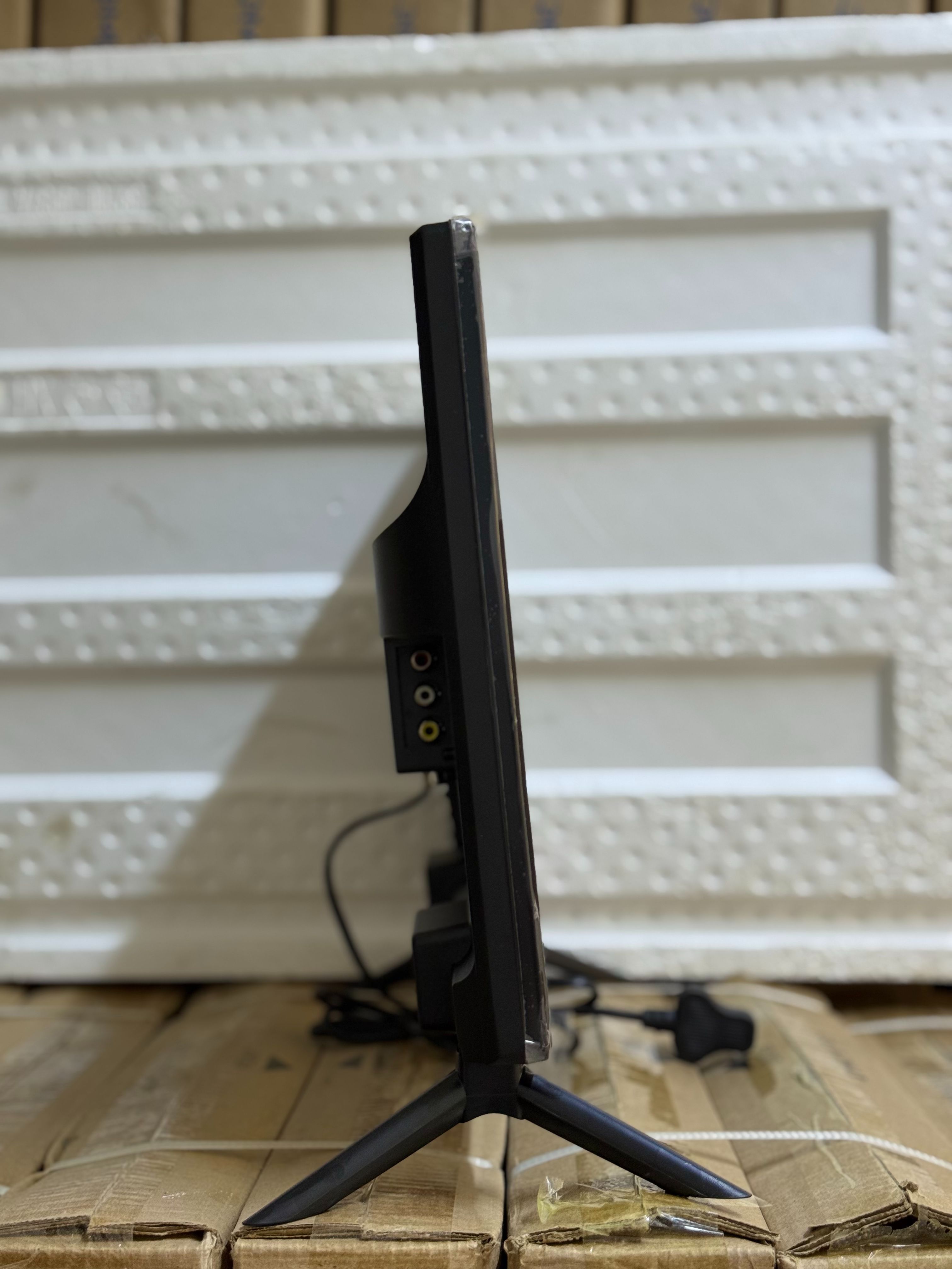 Solarmax 22″ LED DIGITAL TV — HD DISPLAY WITH AC/DC POWER, DVB-T2 TUNER & MULTI-PORT CONNECTIVITY,  1 Year Warranty