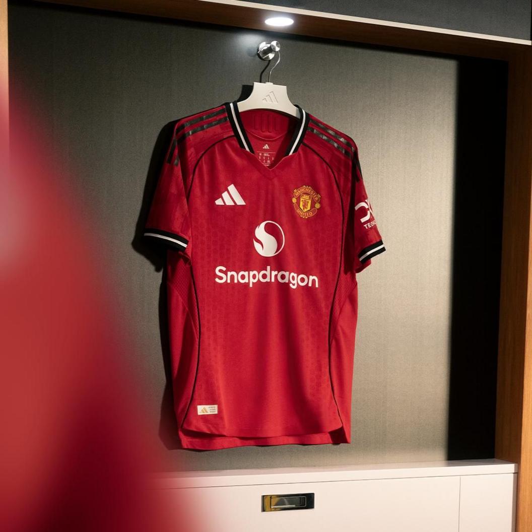 { Player Version } New season Manchester United 25/26 Home Authentic Jersey Manchester United Jersey Manchester United Home Kit Jersey Men Team Jersey Quality player version jersey
