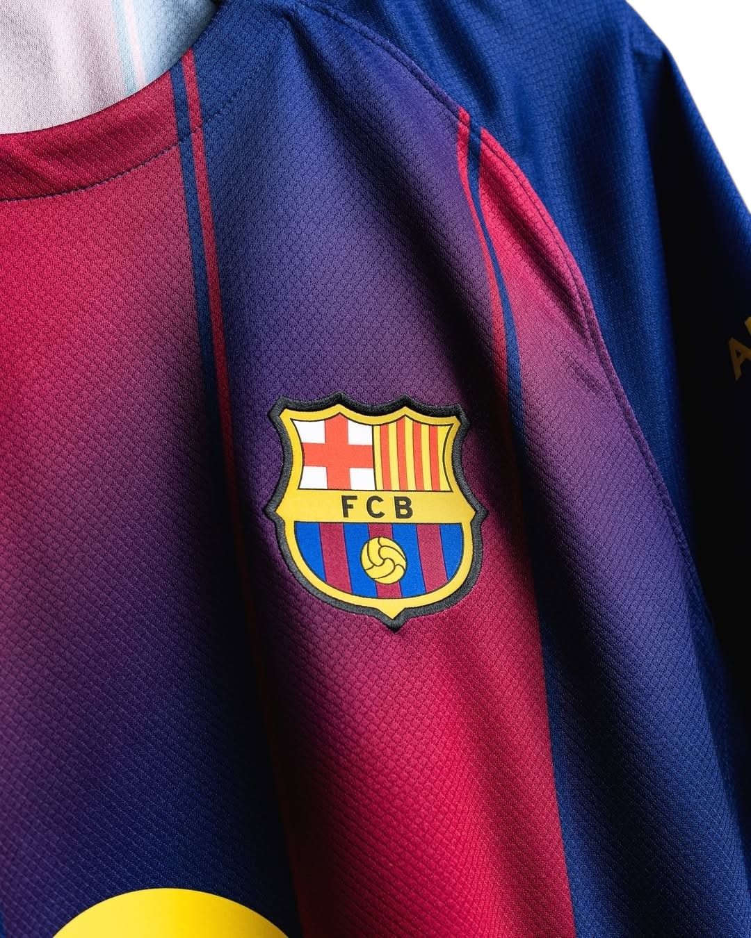 (Player Version ) New Season Barcelona  25/26 Home Aunthentic Jersey Barcelona Home Kit Jersey Men Team Jersey Quality Player Version Jersey ORIGINAL