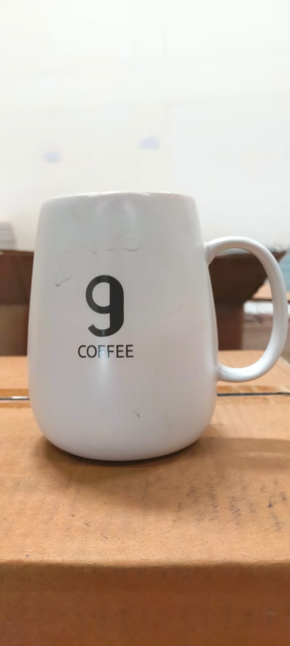 Upgrade your kitchenware with this set of 6 high-quality ceramic mugs. Designed with a sleek curved shape and comfortable handle, these mugs are perfect for enjoying coffee, tea, hot chocolate