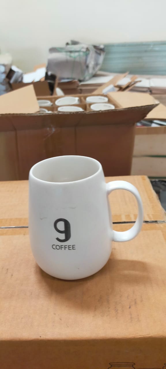 Upgrade your kitchenware with this set of 6 high-quality ceramic mugs. Designed with a sleek curved shape and comfortable handle, these mugs are perfect for enjoying coffee, tea, hot chocolate