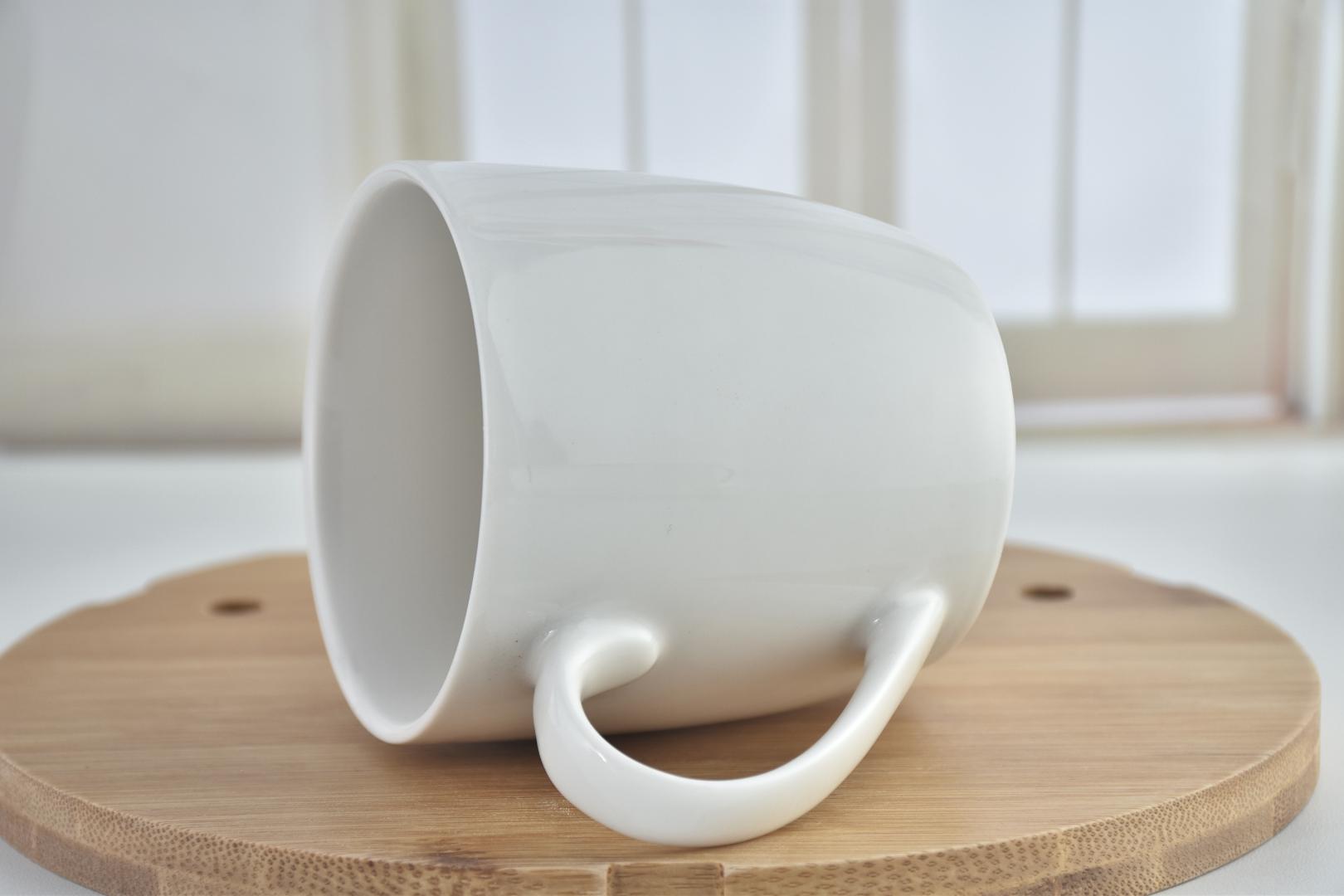 6 Pcs Classic Ceramic Cups/mugs.🥳🥳🥳🥳🥳🥳🥳🥳white🤍Elevate your sipping experience with this elegant ceramic mug featuring a V shaped design. Perfect for coffee, tea, or hot chocolate.