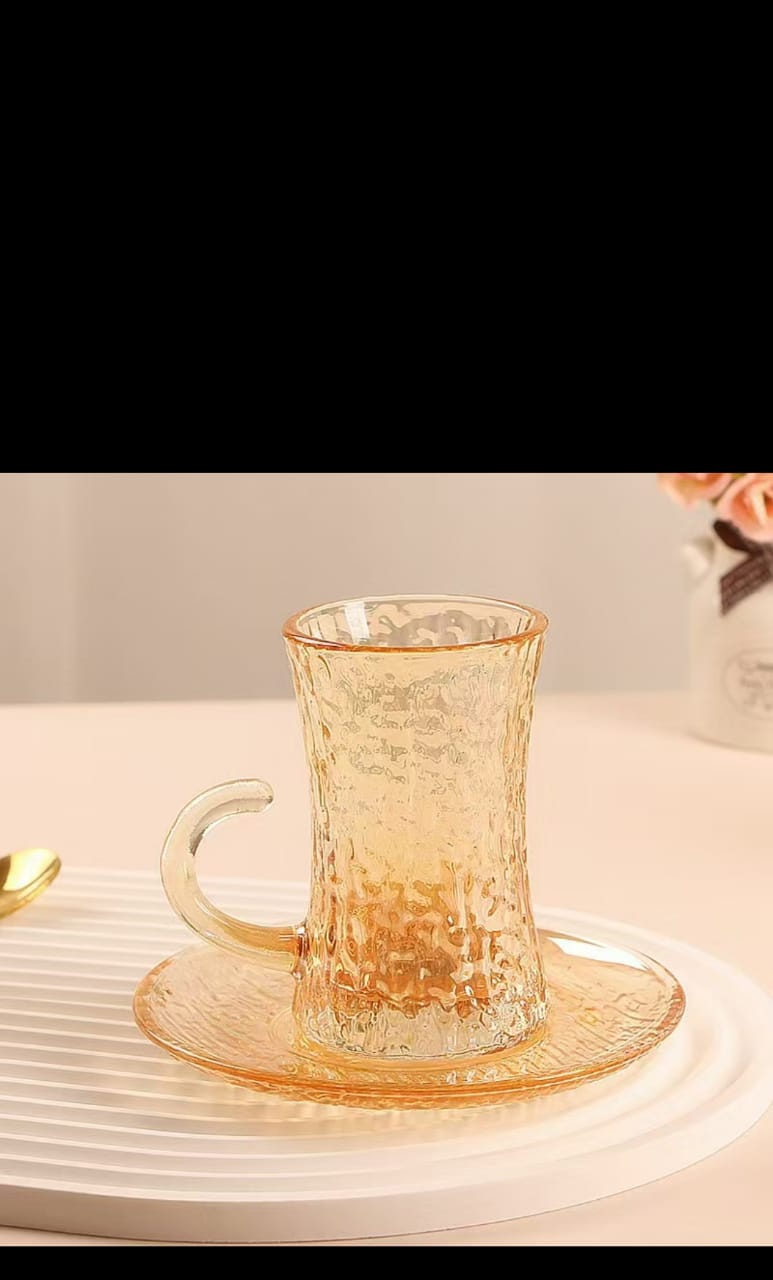 🔥PRICE OFFER🔥🌽 Black Tea Glass Cups – Elegant & Stylish Drinkware
Bring elegance to your tea or coffee moments with this beautifully crafted amber glass cup with matching saucer.
