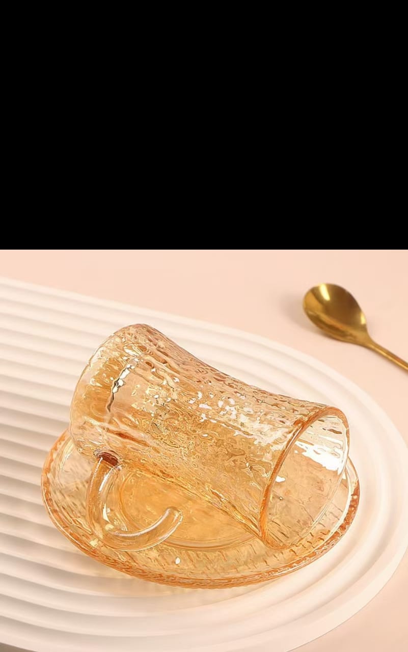 🔥PRICE OFFER🔥🌽 Black Tea Glass Cups – Elegant & Stylish Drinkware
Bring elegance to your tea or coffee moments with this beautifully crafted amber glass cup with matching saucer.