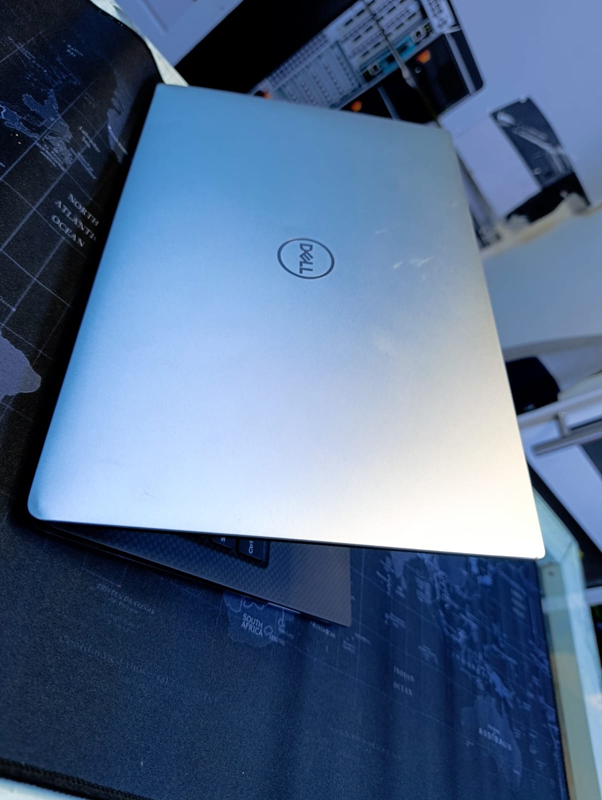 REFURBISHED Dell XPS 13 9370 Laptop: Core i7-8550U, 13.3″ UHD 4K Touch Display,256 GB SSD, 16GB RAM,  Backlit Keyboard, Windows 10 (Silver) NONE TOUCH