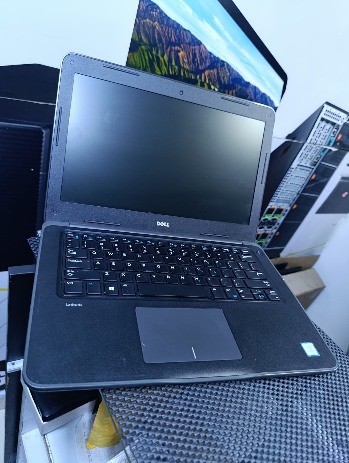 LAPTOP DELL LATITUDE 3380 INTEL CORE I3 -6TH GENERATION WITH 4GB RAM MEMORY 128GB SSD WITH ACTIVATED WINDOWS 10/11 AND OFFICE 2021 GREY COLOR