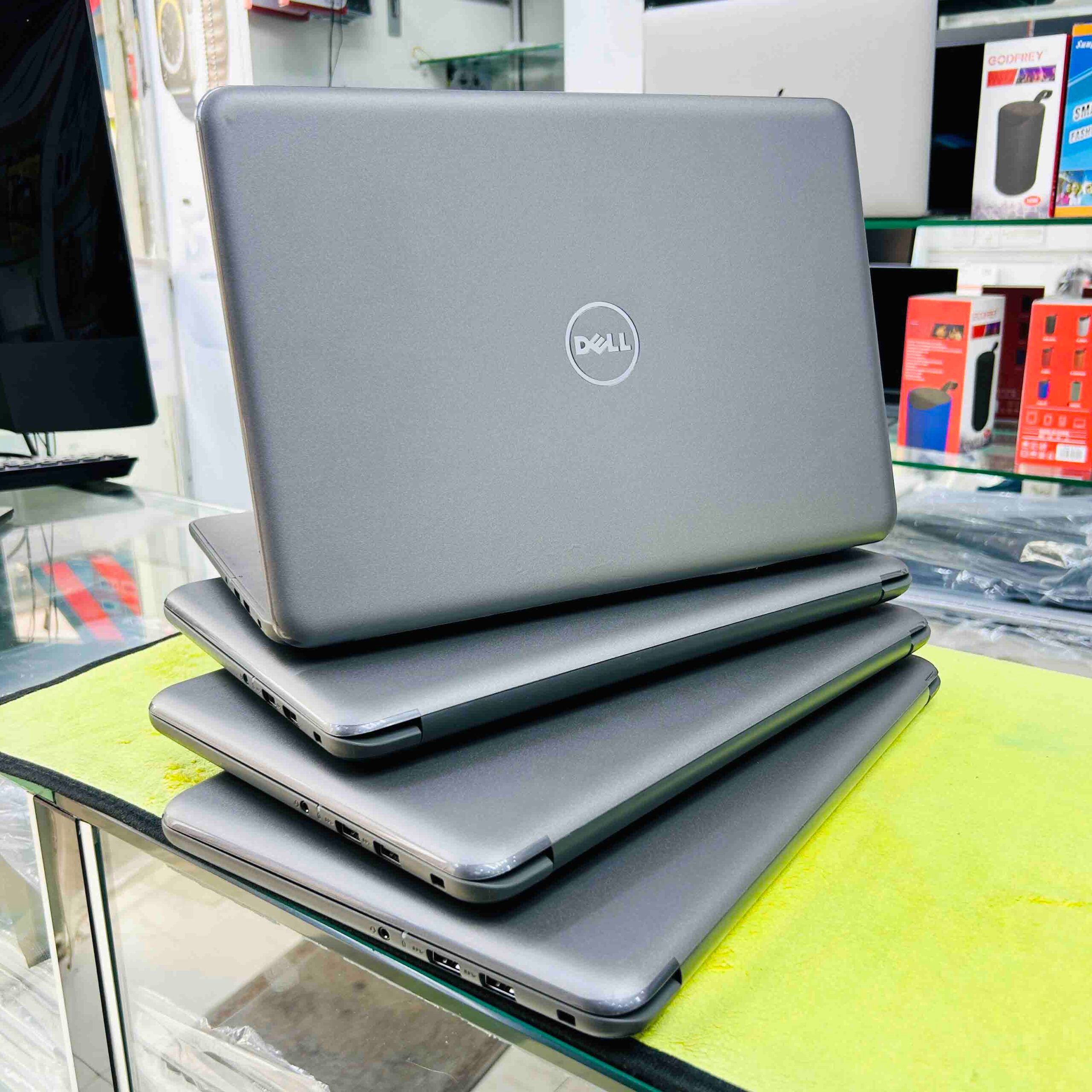 LAPTOP DELL LATITUDE 3380 INTEL CORE I3 -6TH GENERATION WITH 4GB RAM MEMORY 128GB SSD WITH ACTIVATED WINDOWS 10/11 AND OFFICE 2021 GREY COLOR