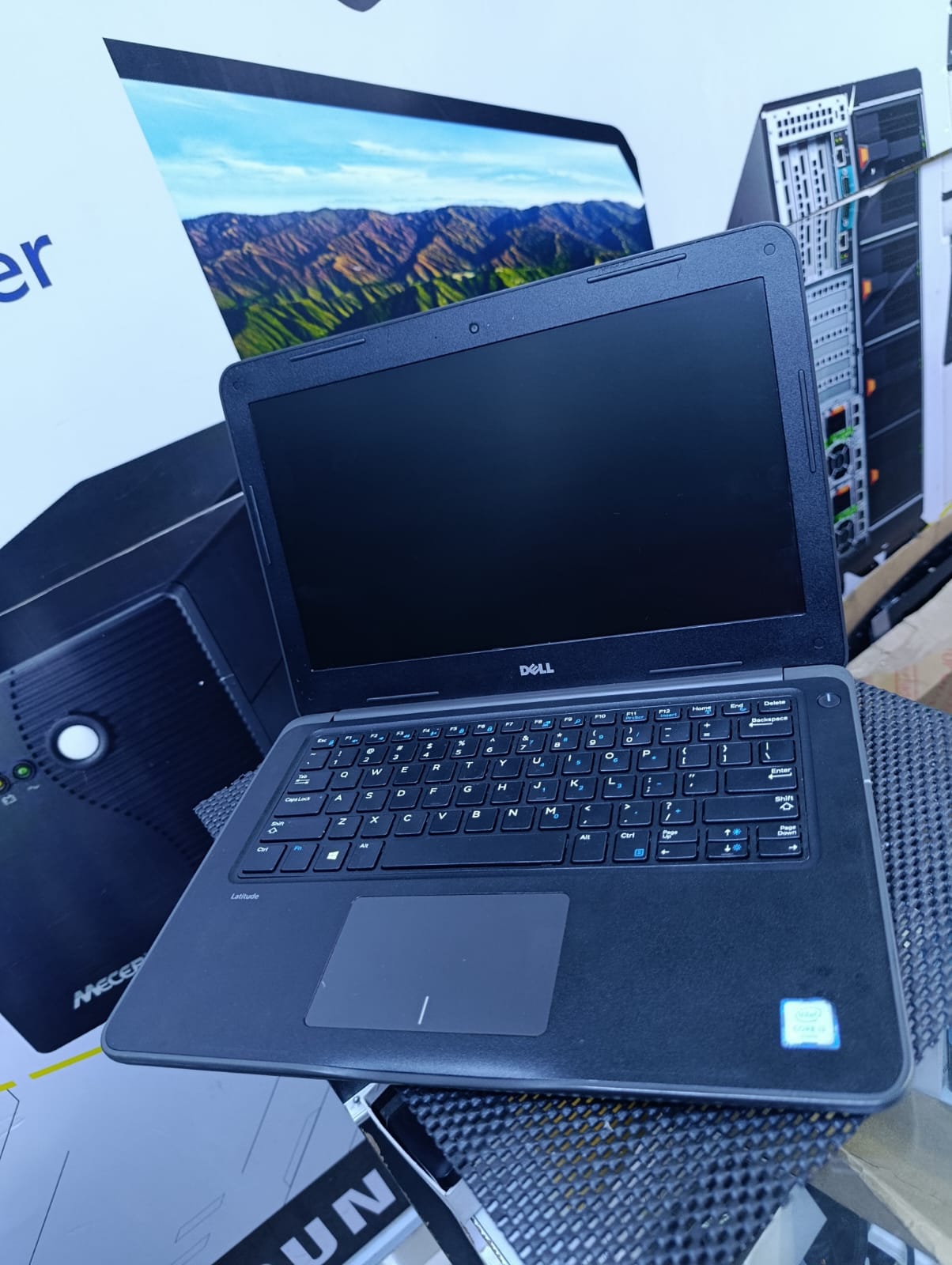 LAPTOP DELL LATITUDE 3380 INTEL CORE I3 -6TH GENERATION WITH 4GB RAM MEMORY 128GB SSD WITH ACTIVATED WINDOWS 10/11 AND OFFICE 2021 GREY COLOR