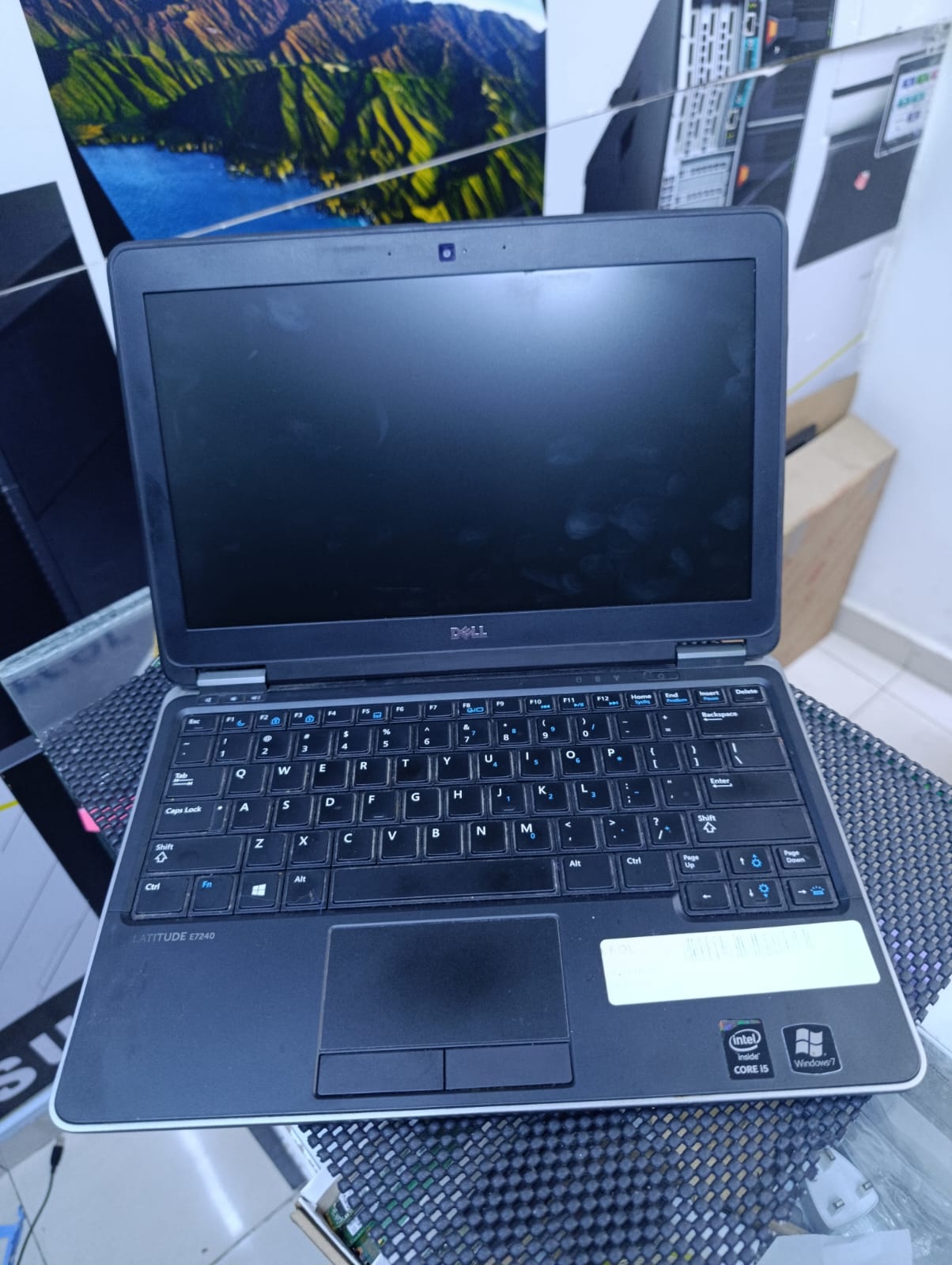 REFURBISHED DELL LATITUDE E7240 -4TH GENERATION INTEL CORE I5 8GB RAM MEMORY 256GB SSD SILVERBLACK 12 INCHES WITH ACTIVATED WINDOWS 10/11 AND OFFICE 2021