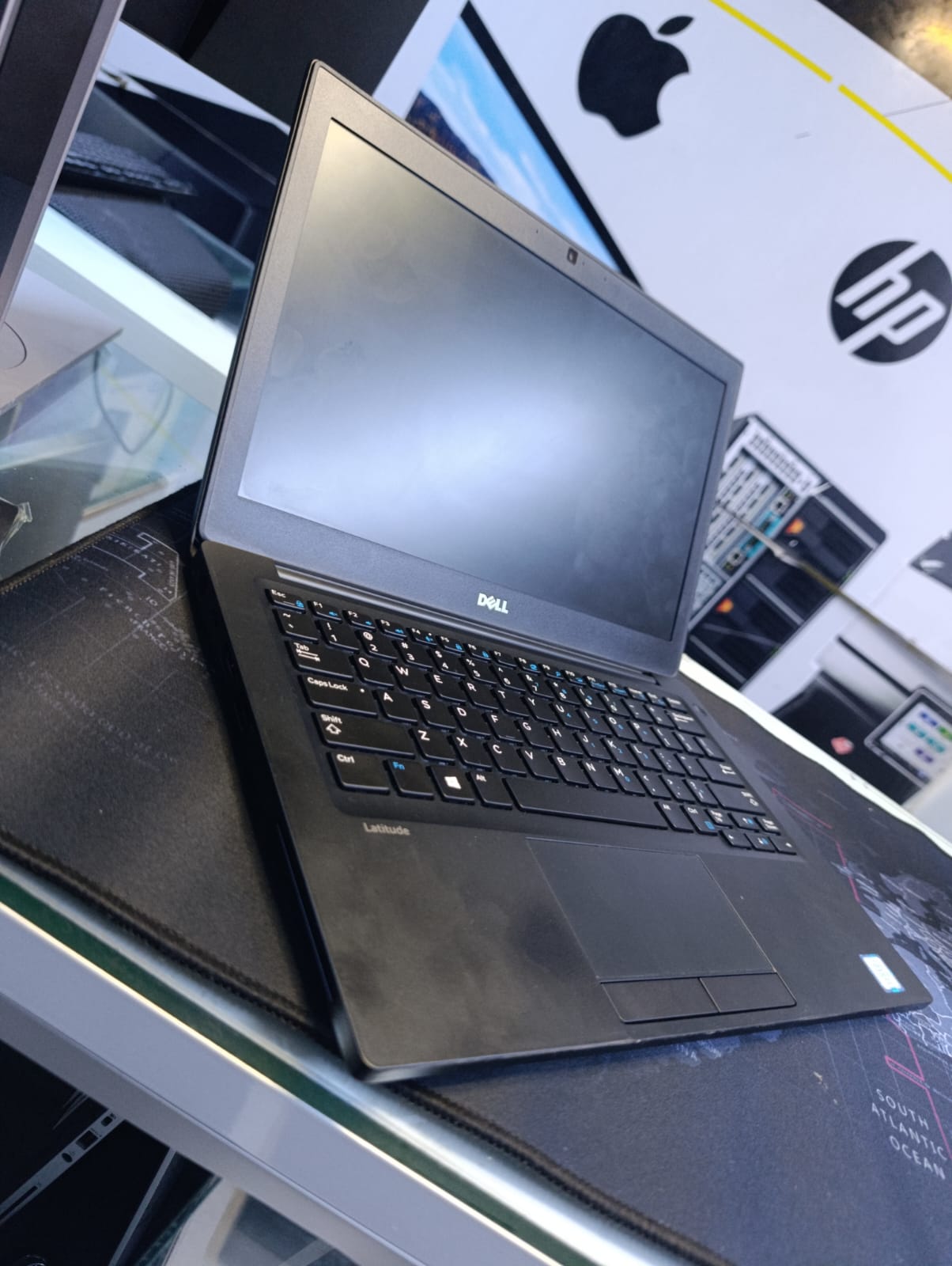 (QUICK SALE ) DELL LATITUDE 7280 INTEL CORE I5 6TH GENERATION 8GB RAM MEMORY 256GB SSD 12 INCHES WITH ACTIVATED WINDOWS 10/11 AND OFFICE 2021
