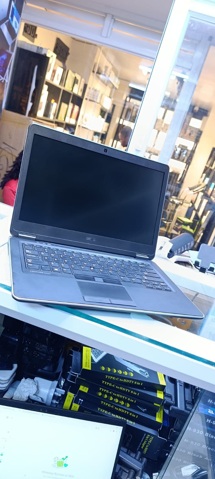 LAPTOP DELL LATITUDE E7440 4TH GENERATION 8GB RAM MEMORY 256GB SSD SILVER BLACK COLOR INTEL CORE I5 WITH FREE MOUSE WITH ACTIVATED WINDOWS AND OFFICE