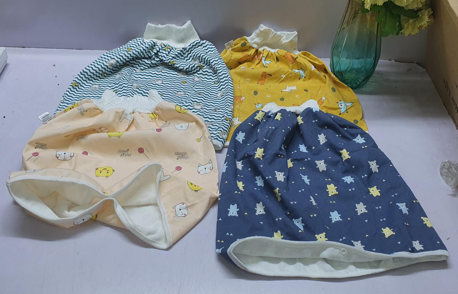 Baby Waterproof Diaper Skirt for Potty Training Comfy Diaper Shorts Makintosh.Outer layer-cotton; Middle layer-100% TPU Waterproof terry cloth; Inner layer- soft and absorbent fabric. Nighttime Anti-B