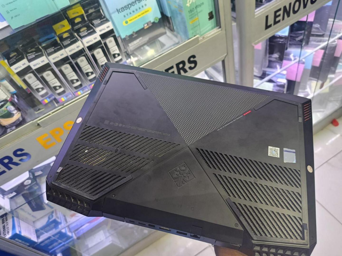 Hp omen 15
🔹Core i7 8th gen 
🔹16gb
🔹180gb ssd+1tb hdd 
🔹15.6" screen 
🔹Backlight keyboard 
🔹4gb gtx 1050