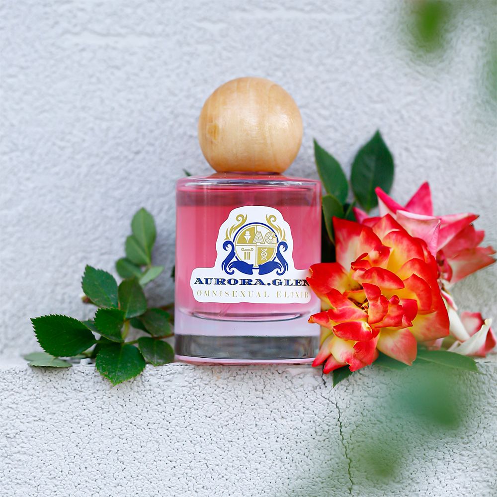 long lasting perfume for ladies with floral notes of rose and fruity freshness Ladies perfume with a natural body scent. 50ml Lasts for 10 hours Wooden tone pink ladies' birthday gift rose oud perfume