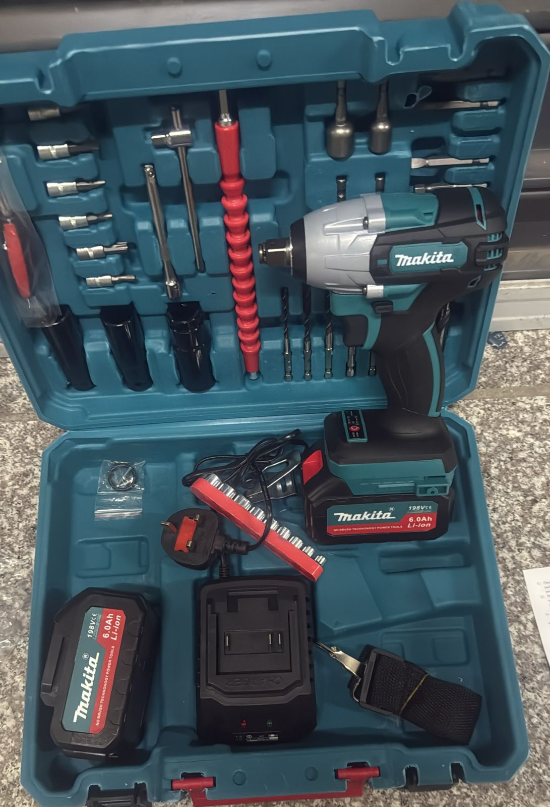 🎇Makita Brushless Electric Impact Wrench Screw Remove Auto Stop🎀delivers a strong, sudden rotational force and forward thrust when struck on the back with a hammer. It is often used by mechanics to