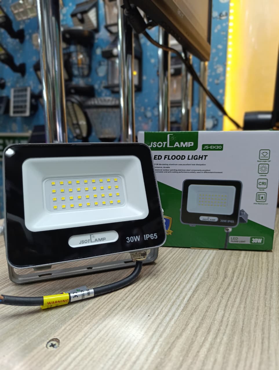 【 Super Bright & Energy Saving LED FLOOD LIGHT】😶‍🌫️30W Super Bright Security Motion Sensor AC Floodlight🎉70 high quality ultra-bright LED chips, which stably produce up to 7000 lumens brightness, e