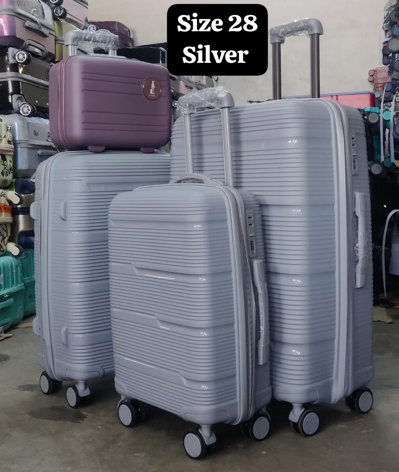 4-in-1 Luxurious Unbreakable Suitcase Set SIZE 3 – Rubber, TSA Lock, 4 Wheels, Lightweight🦋unbeatable strength, durability, and impact resistance. The hard-shell exterior features a textured anti-scr