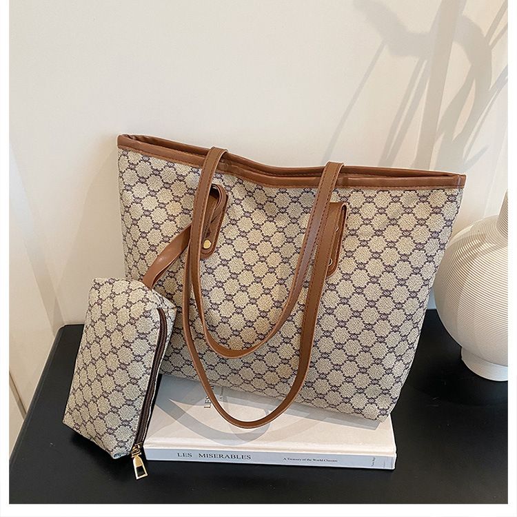 2026 New  Minimalist, Stylish, Elegant Retro Print Oversized Bag Shoulder Bag | Commuter Tote with Large Capacity。Fast local delivery in 1–5 days