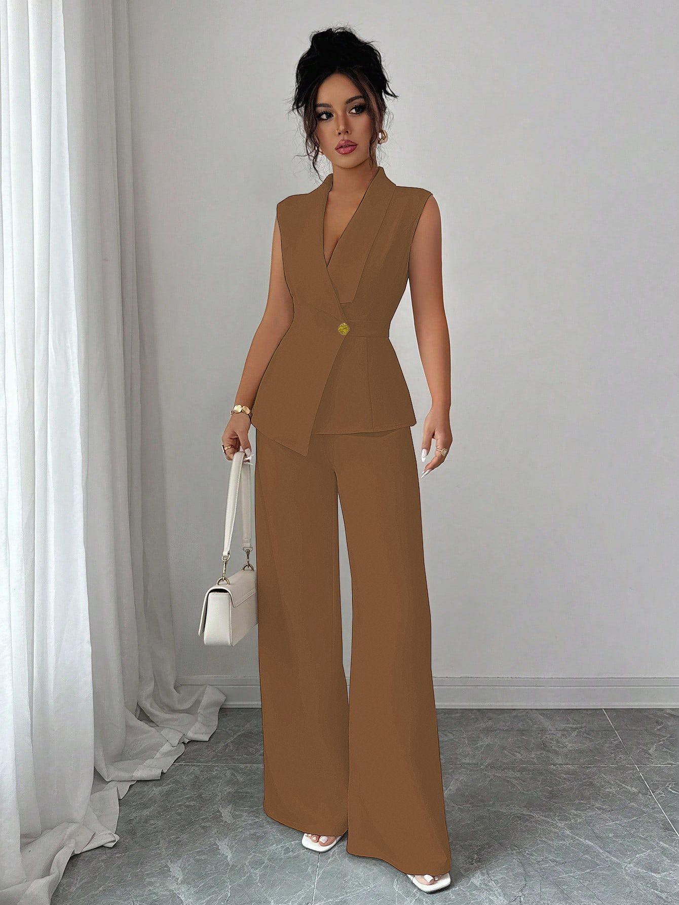 2pcs Set New spring/fall women's set  fashion sophistication. Designed with a solid-color vest and straight-leg pants,corporate professionals attending executive meetings or hosting company events.