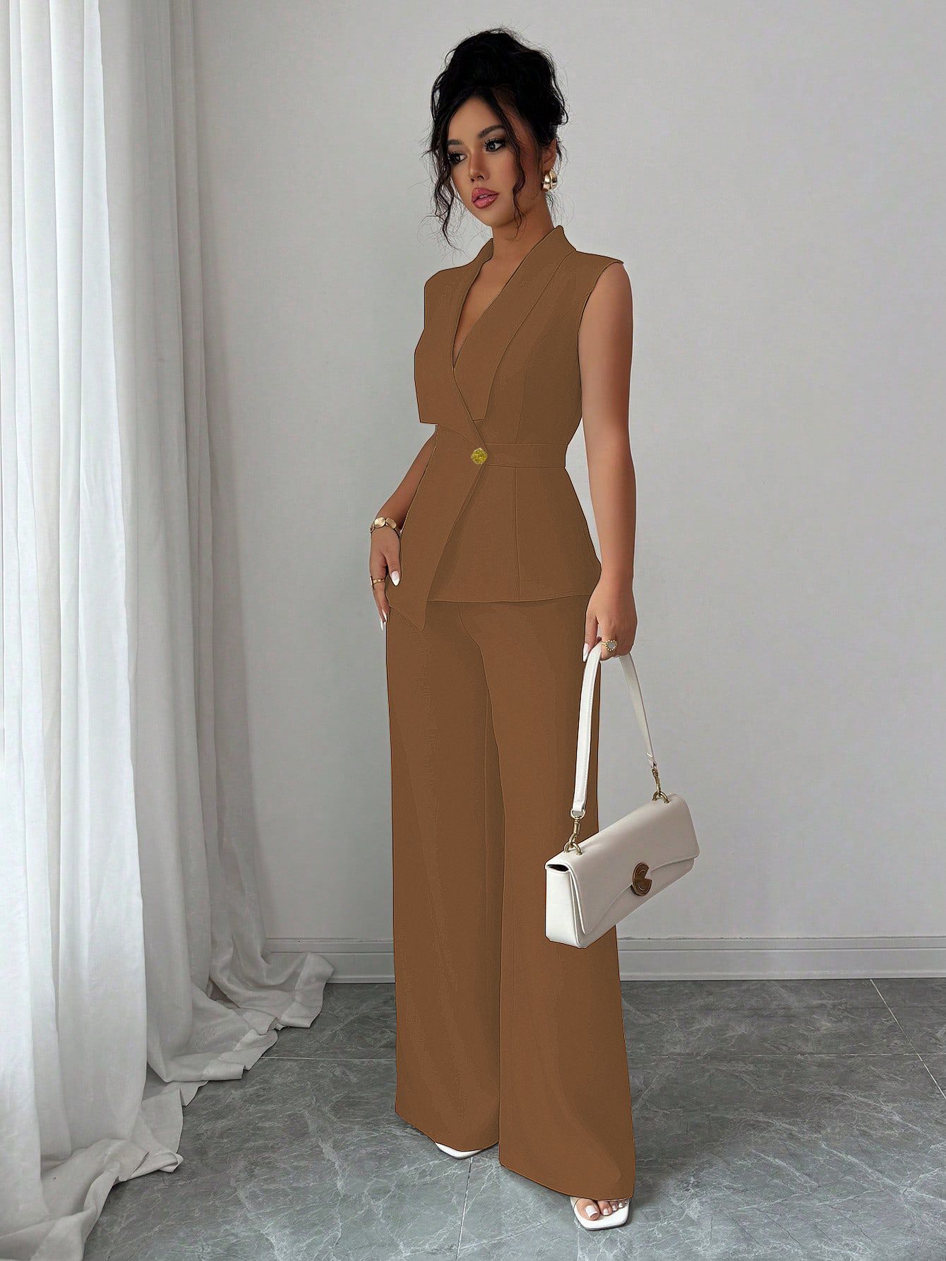 2pcs Set New spring/fall women's set  fashion sophistication. Designed with a solid-color vest and straight-leg pants,corporate professionals attending executive meetings or hosting company events.