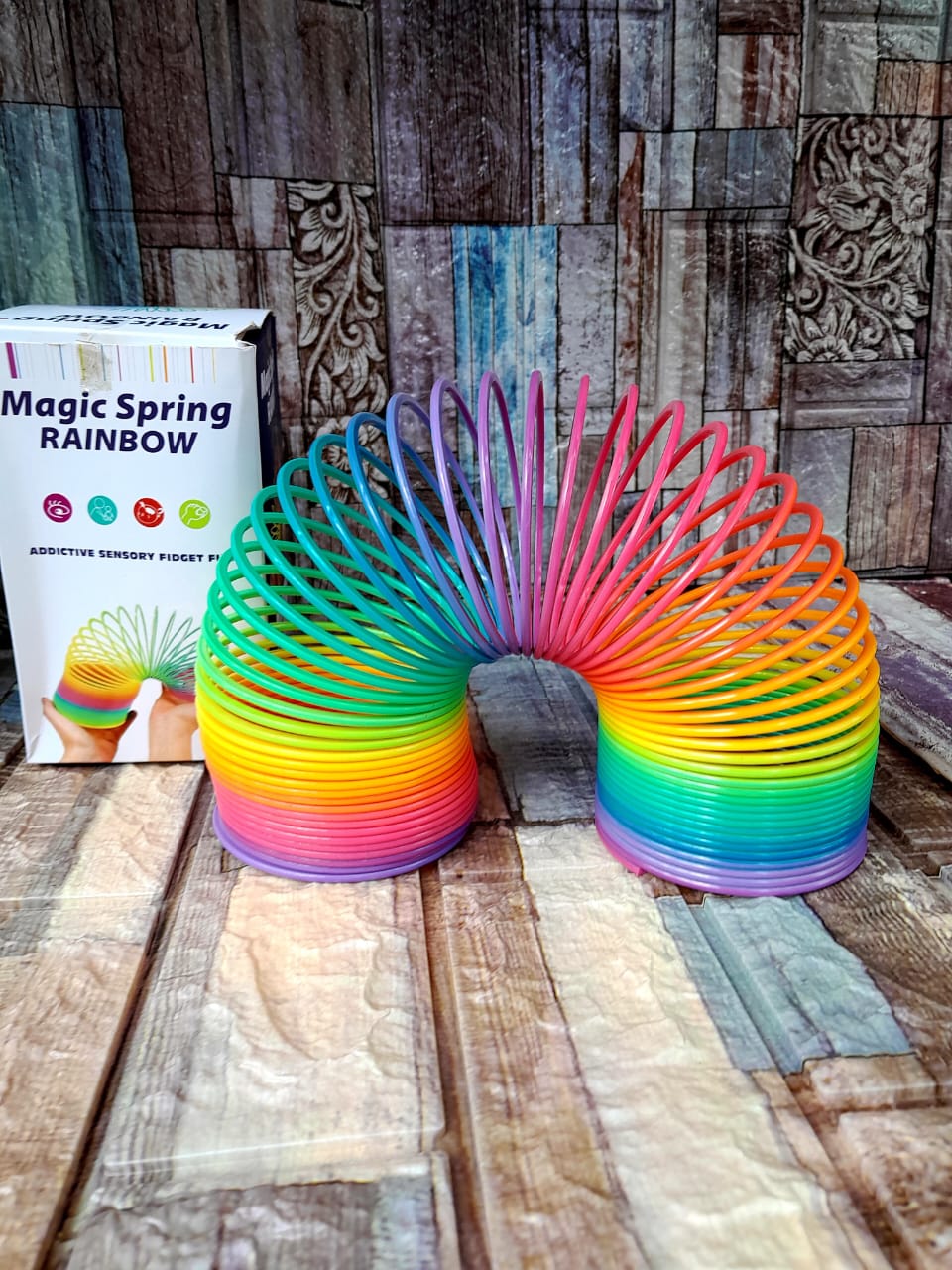 MAGIC SPRING. Yoyo Magic Spring Toys Fidget Toys For Joyful Play And Focus Elastic Plastic Coil Pen Holder, Magic Rainbow Springs is a stress reliever, pen holder, memo holder and artwork all.