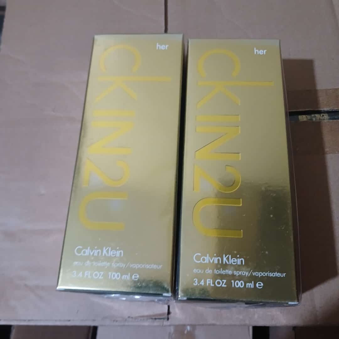 💖 Calvin Klein CK IN2U Her Eau de Toilette – 100ml

A bold spark for the modern woman who lives in the now. 🌟

This fresh and flirty scent blends pink grapefruit, sugar orchid, and warm amber to cre