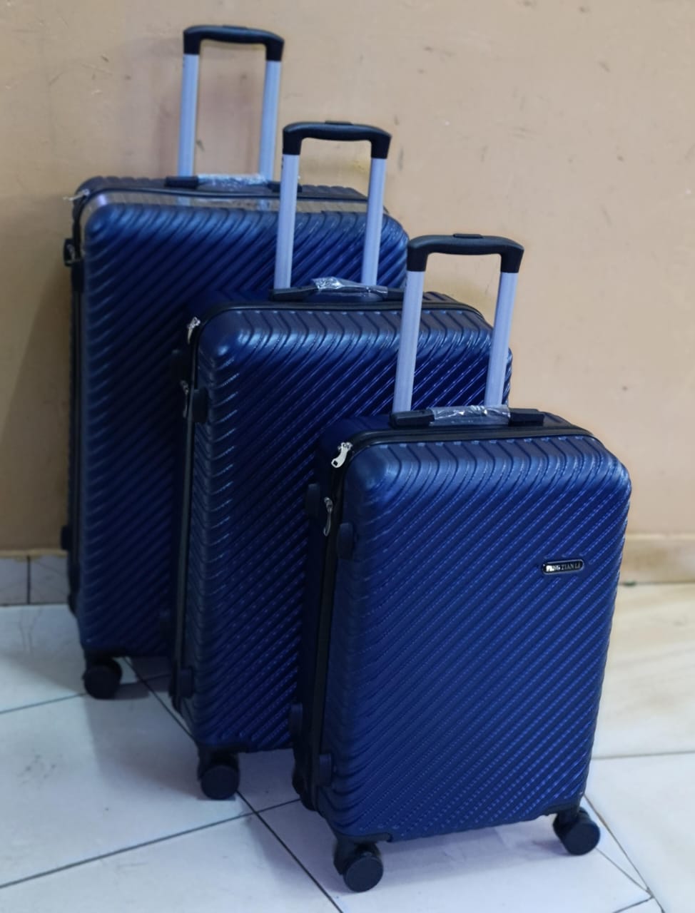 3 in 1 Luxurious Fibre Suitcase*▪️Zipper closure frame.
▪️360 Easy-glide spinner wheels.
▪️Telescopic handle system locks in multiple levels to adapt.
▪️Compression straps keep clothing neatly packed