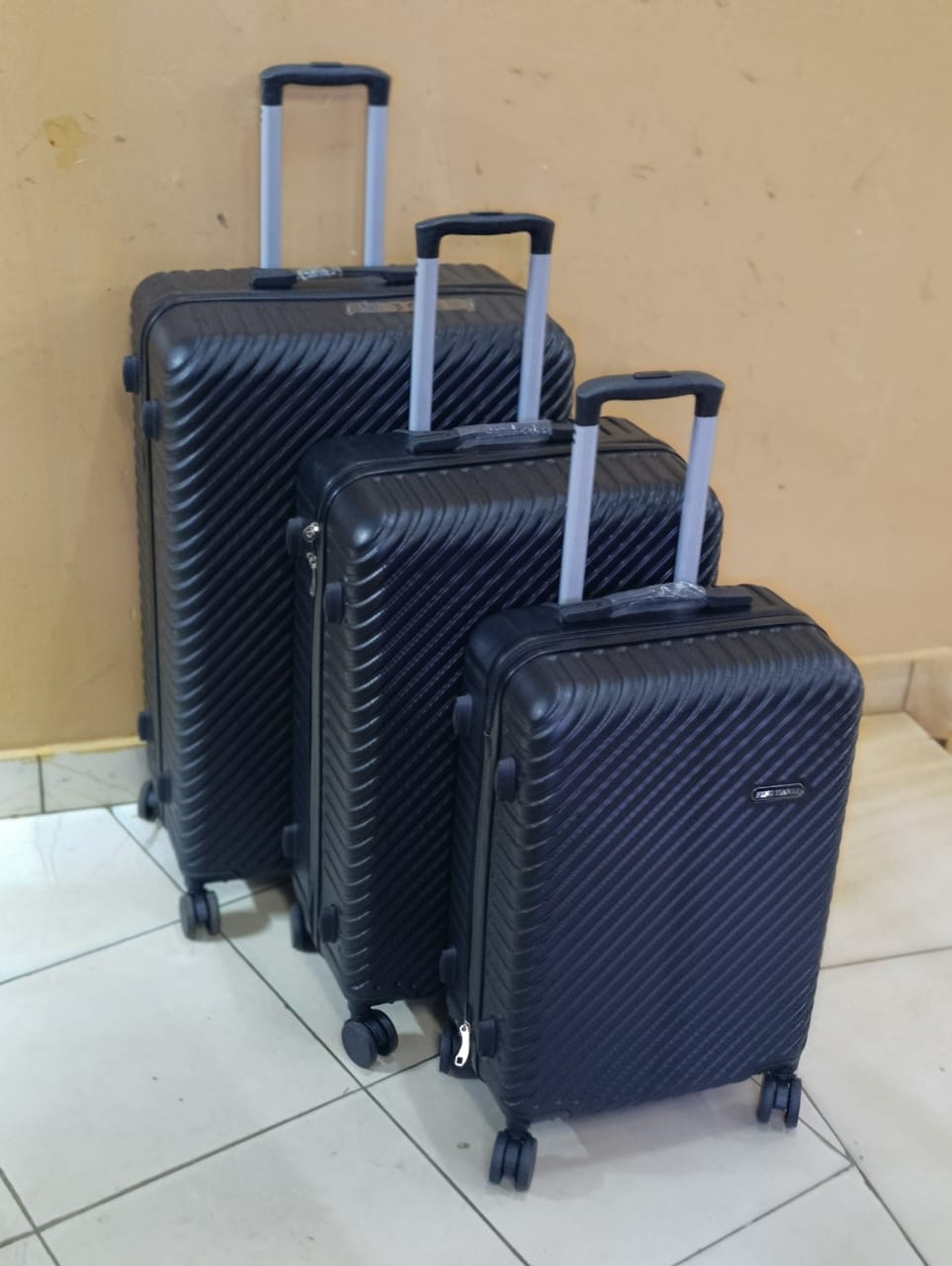 3 in 1 Luxurious Fibre Suitcase*▪️Zipper closure frame.
▪️360 Easy-glide spinner wheels.
▪️Telescopic handle system locks in multiple levels to adapt.
▪️Compression straps keep clothing neatly packed