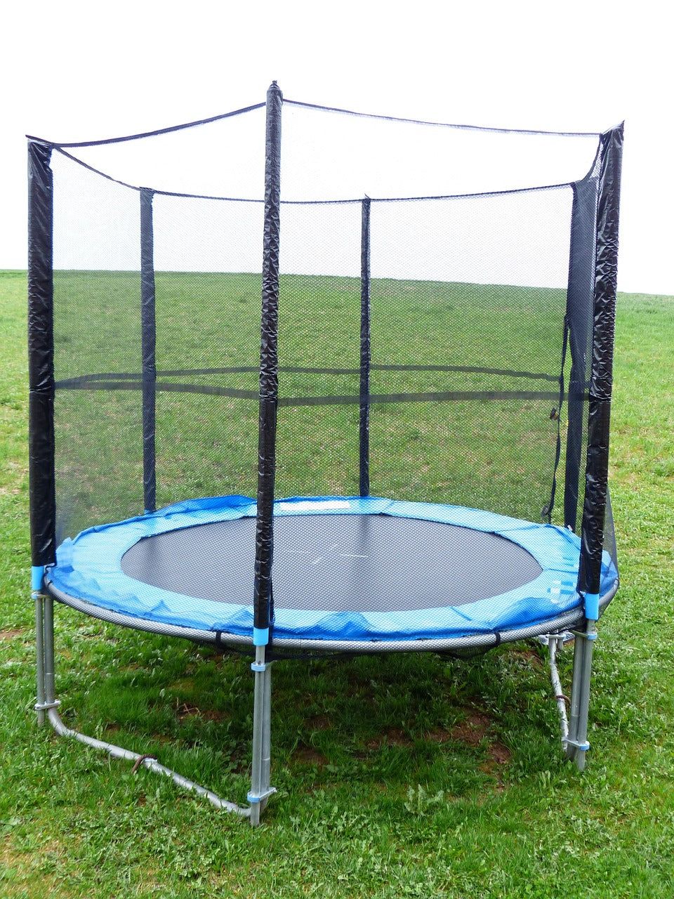 🎉 Bounce Bigger, Jump Higher – 6ft of Non-Stop Fun!
Take playtime to the next level with this 6ft Trampoline – perfect for outdoor excitement and active fun! With a spacious jump area, sturdy frame
