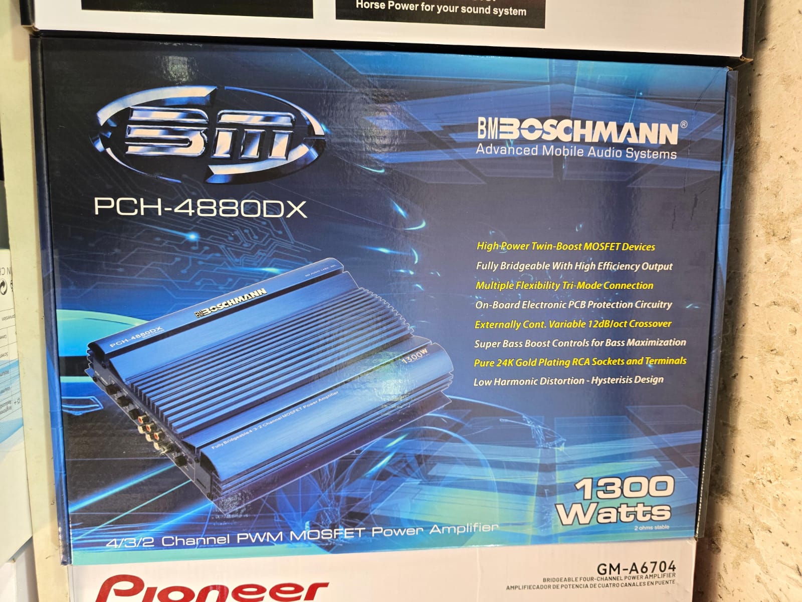 Boschmann 4880 Car Amplifier (PCH‑4880DX)
Upgrade your car audio system with the Boschmann 4880 amplifier, a powerful 4‑channel bridgeable amplifier designed to deliver clear, crisp sound and deep, pu