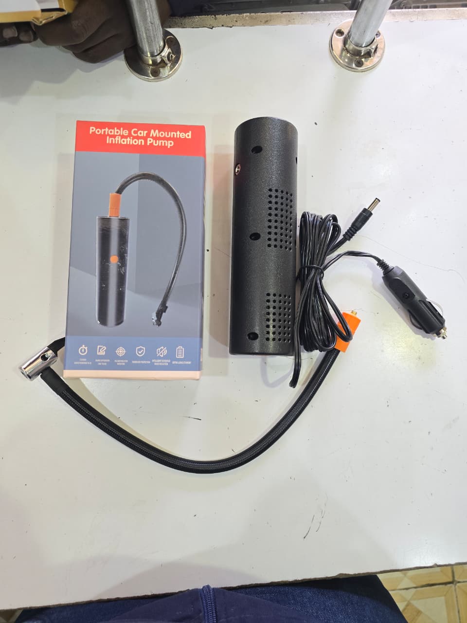 Tyre Inflator Pump 🚗⛽
A Tyre Inflator Pump is a handy and portable device designed to quickly inflate vehicle tyres, bike tyres, sports equipment, and more. It’s perfect for keeping on hand in your c