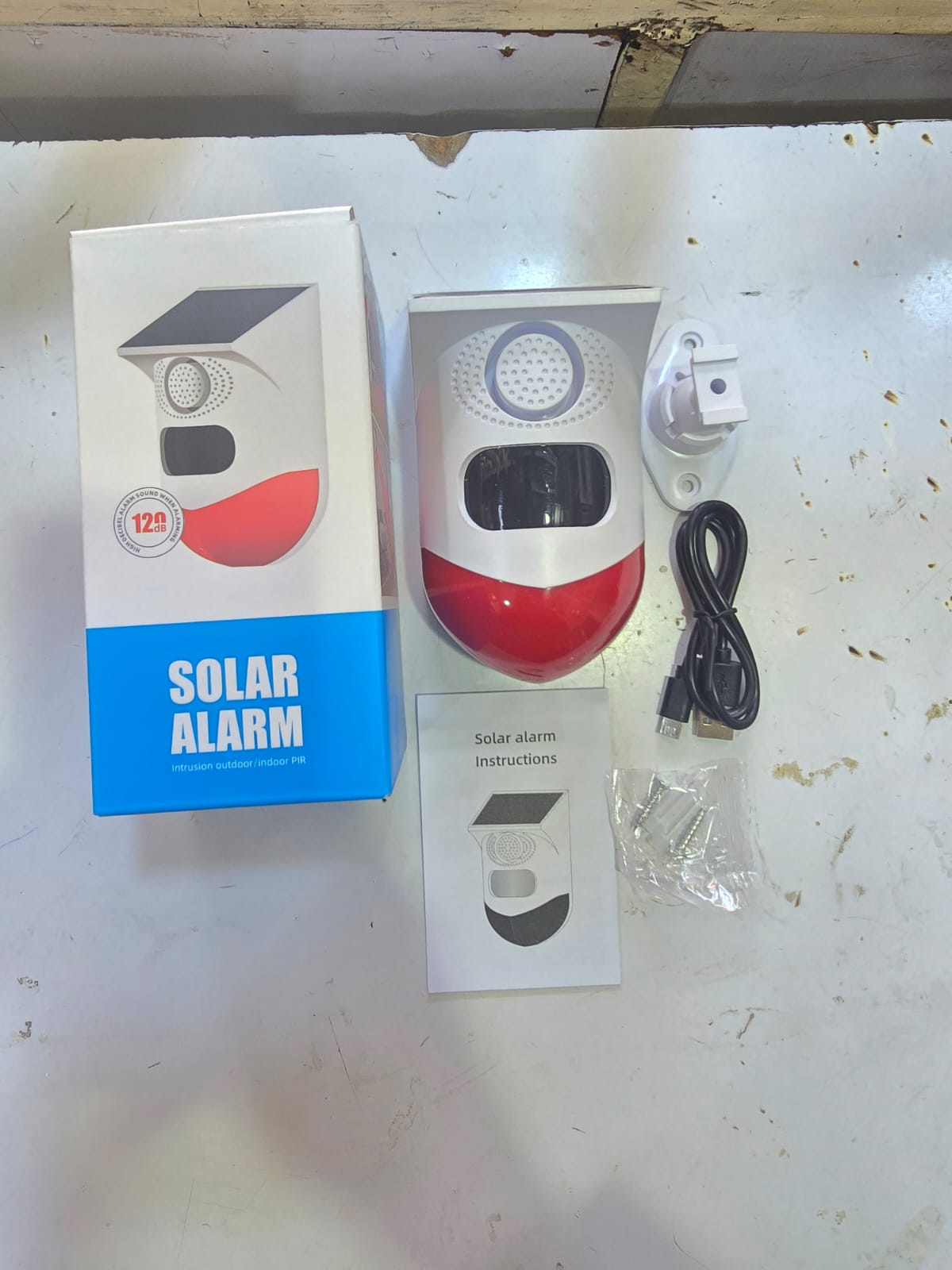 Solar Wall Alarm ☀️🚨
Boost your home or property security with a solar‑powered wall alarm—a smart, eco‑friendly siren designed to alert you when motion or unauthorized access is detected. Powered by