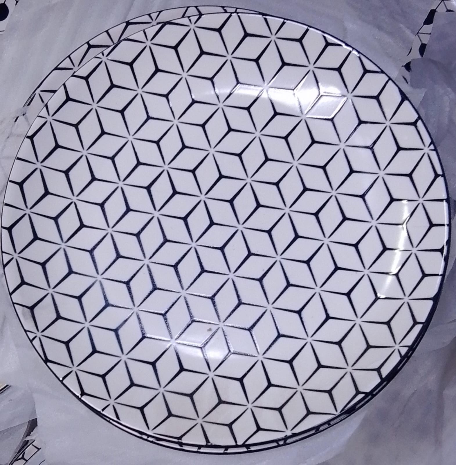 6pcs Ceramic Plates 🍽️✨
Elevate your dining experience with this elegant 6-piece ceramic plate set, perfect for everyday meals or special occasions. Designed with durability and style in mind, these