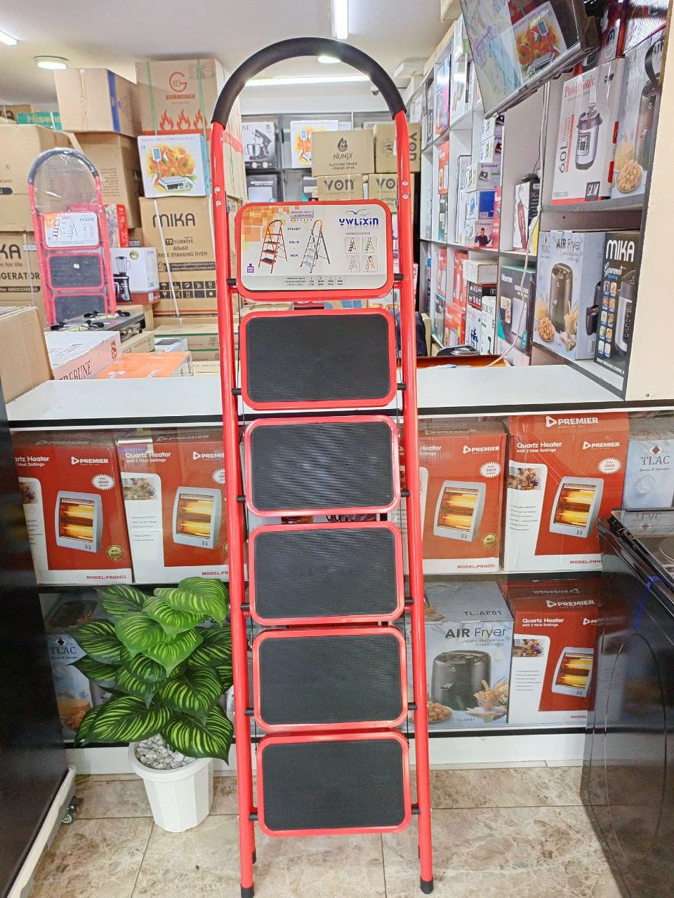 New arrivals super High quality and durable home use metallic portable foldable 1/2/3/4/5 &6 steps ladder