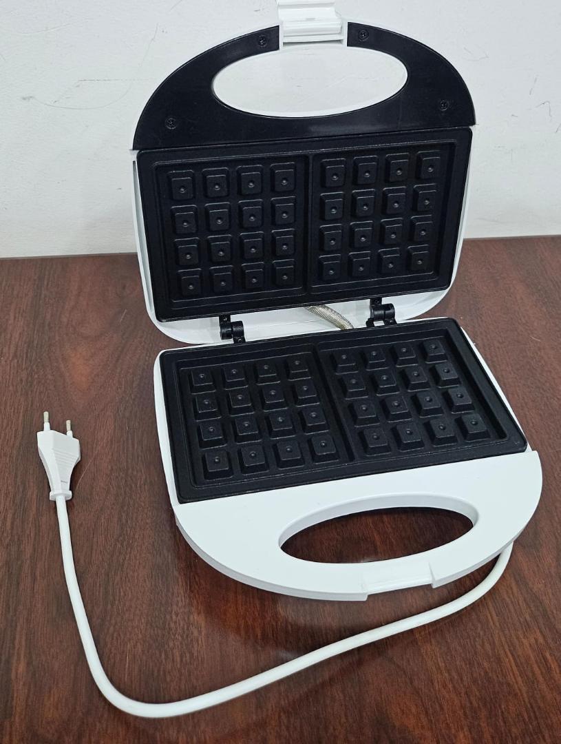 Multi Snack Maker,750W Detachable Sandwich, Grill Maker, Waffle Maker,Doughnut,Madeleine,Plates With Bakelite Coating