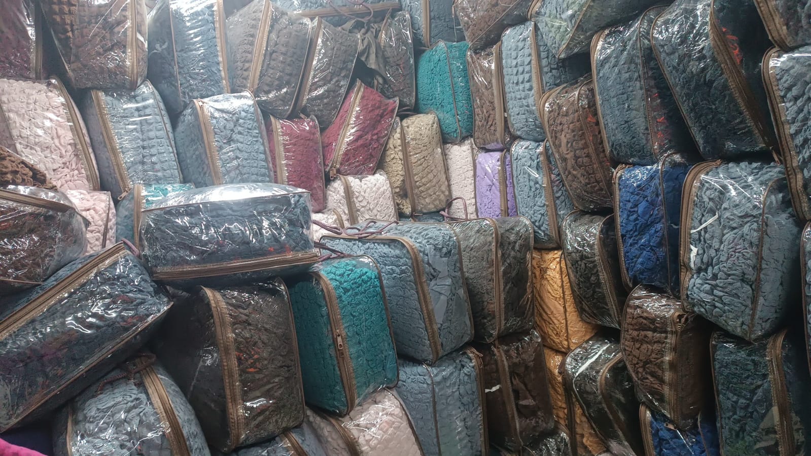 Bubbles Loose Sofa Seat Covers for 7-Seater Set (3+2+1+1) – Stretchable, Washable, Anti-Slip Elastic Fabric Couch Protector