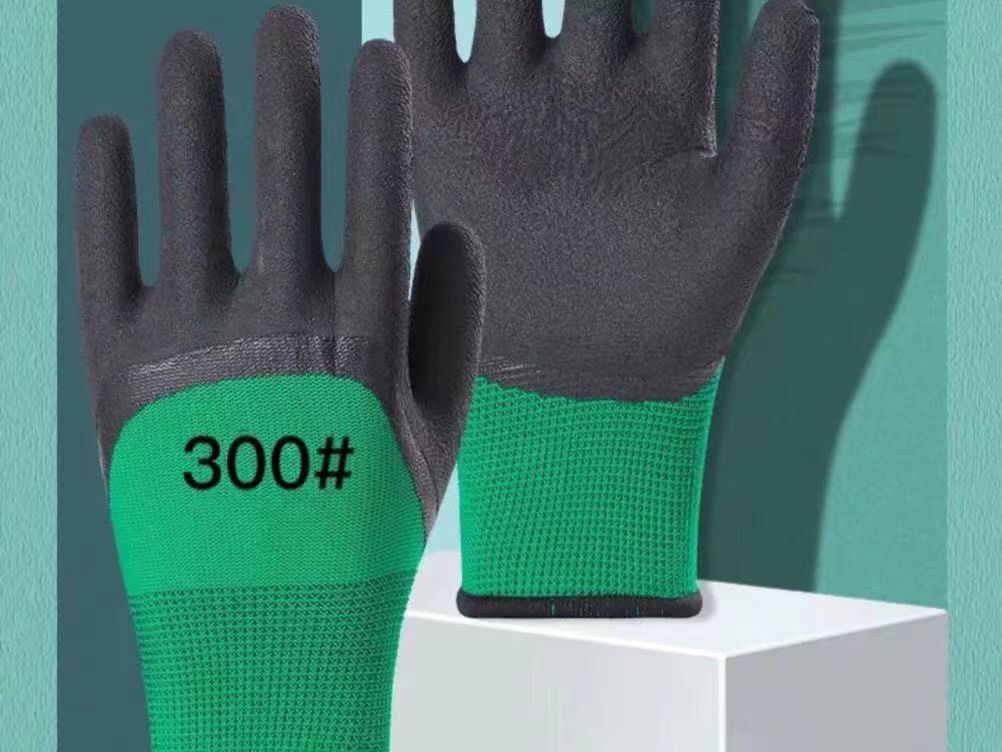 Slip-resistant and wear-resistant dipped rubber protective latex gloves, breathable for construction work and labor protection gloves.