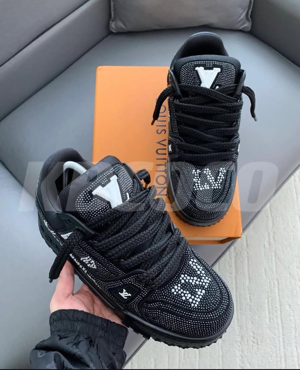 ORIGINAL LOUIS VUITTON SNEAKERS, LV SKATE , HIGH QUALITY SNEAKERS.