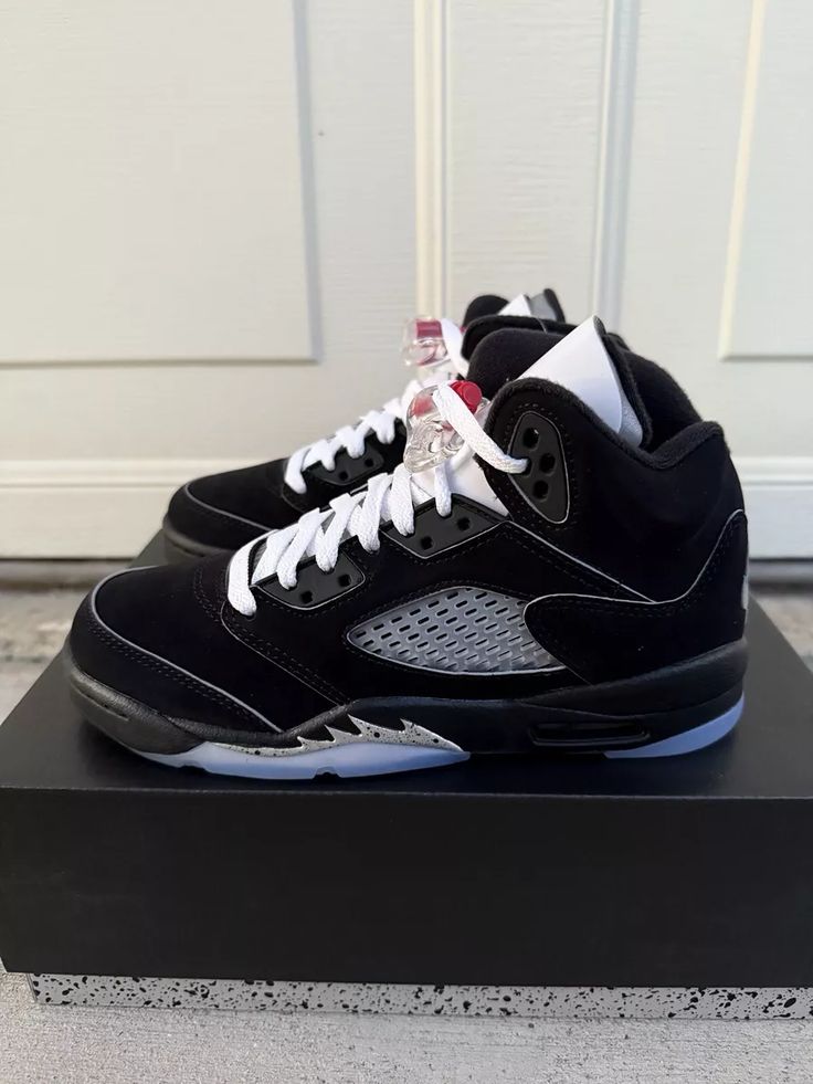 Classic Air Jordan Retro 5, Men's Shoes Sneakers.
