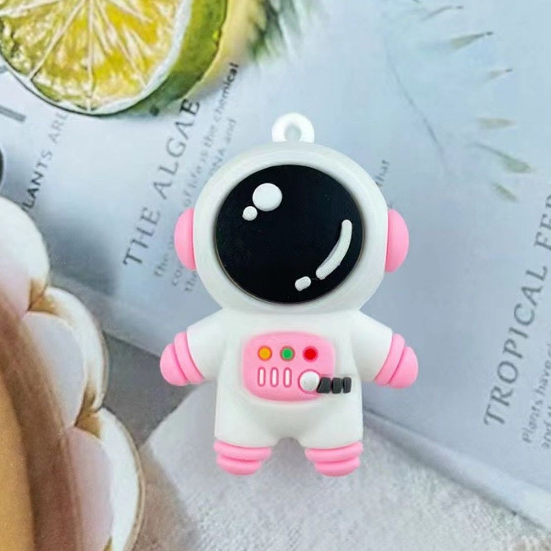 Astronaut Spaceman Keychain Keyring Car Keychain Pendant Student Cartoon Gift Doll Charm Backpack Pendant Gift For Girlfriends And Colleagues
