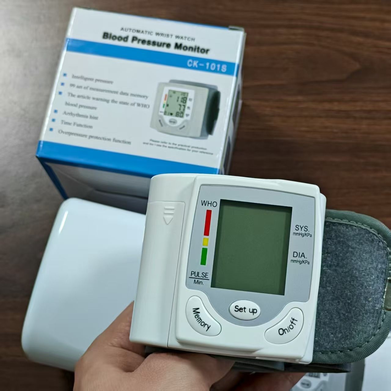 Blood Pressure Monitor Portable Upper Arm Blood Pressure Tester Fully Automatic Medical Digital High-precision Medical Equipment Heart Rate Pulse Monitor Blood Pressure Measuring Instrument