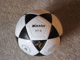 ✅️PROFFESIONAL SOCCER BALL ✅️🤪📍NOW AVAILABLE AT DISCOUNTED PRICE 📍Mikasa Football Size 5 - Black & White.Good wear resistance,resistant to kick
Long-term use can still maintain a good status
High-p
