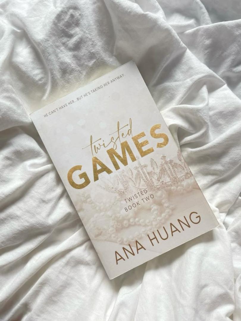 Twisted games by Ana Huang - Royal bodyguard romance novel. Twisted series book 2.