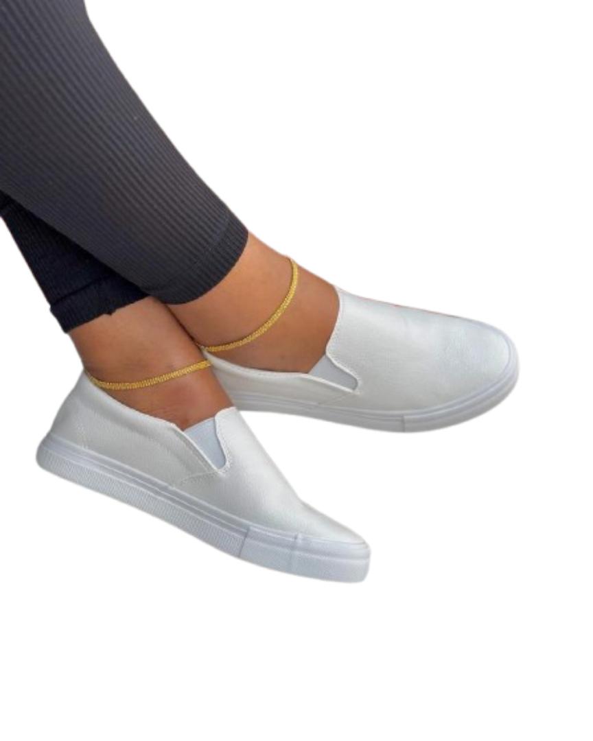 ​Women's Essential Solid Color Slip-On wipe n Go Sneakers Casual, Everyday Faux Leather Shoe with White Platform Sole | Perfect for Quick, Comfortable Wear