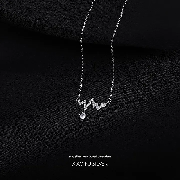 Women's Korean style heartbeat necklace Simple and elegant clavicle chain Gold and silver heart-warming necklace for girlfriend