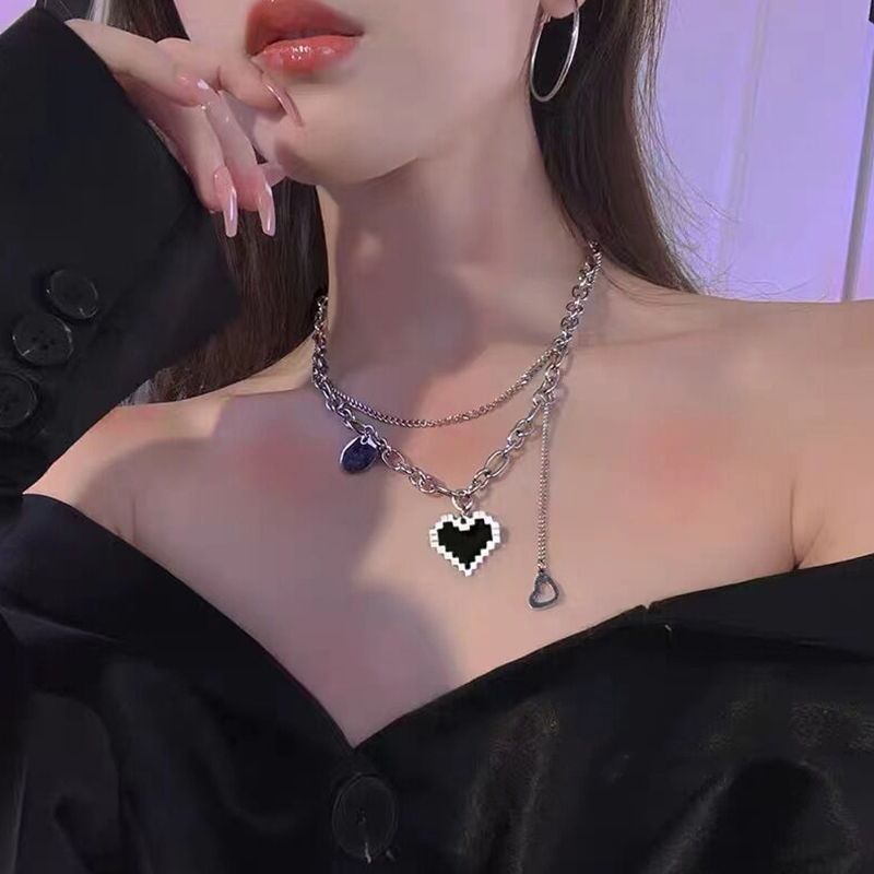 Black titanium heart necklace Hip-hop accessories sweater chain Retro double clavicle chain