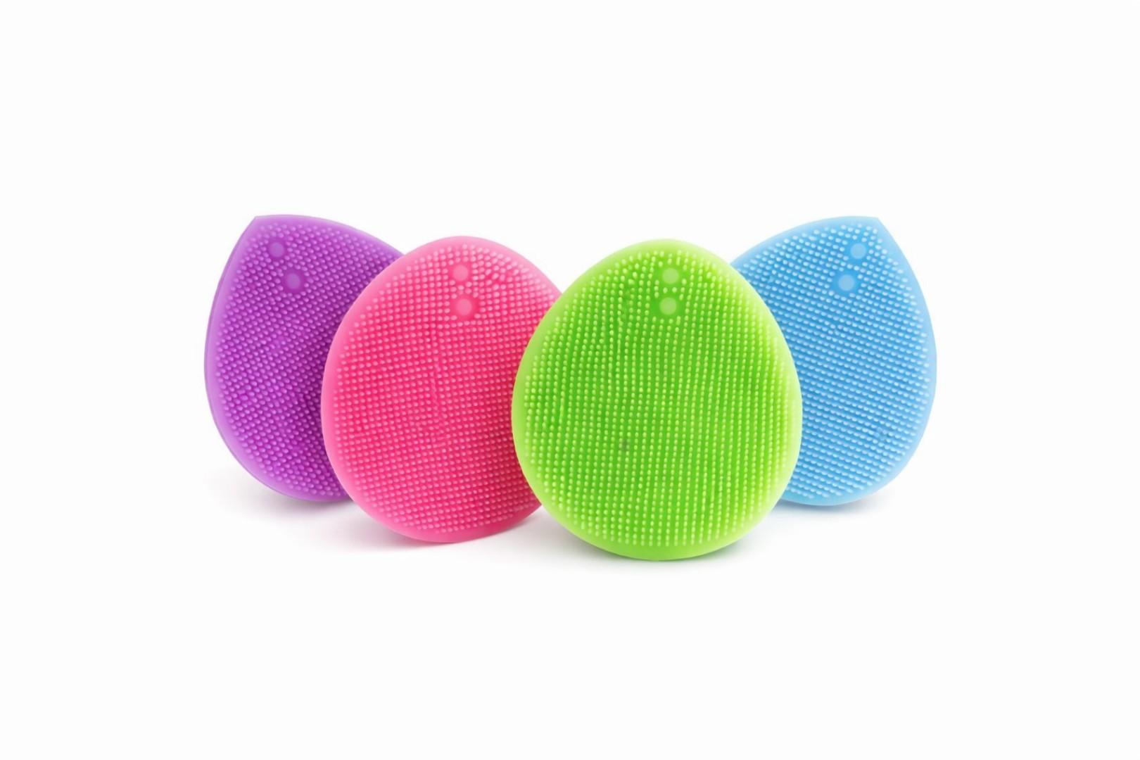 Silicone Facial Cleansing Brush – Soft Exfoliating Face Scrubber, Deep Pore Cleanser, Reusable Skin Care Tool